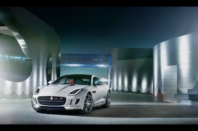 Jaguar F-Type Coupe - 61