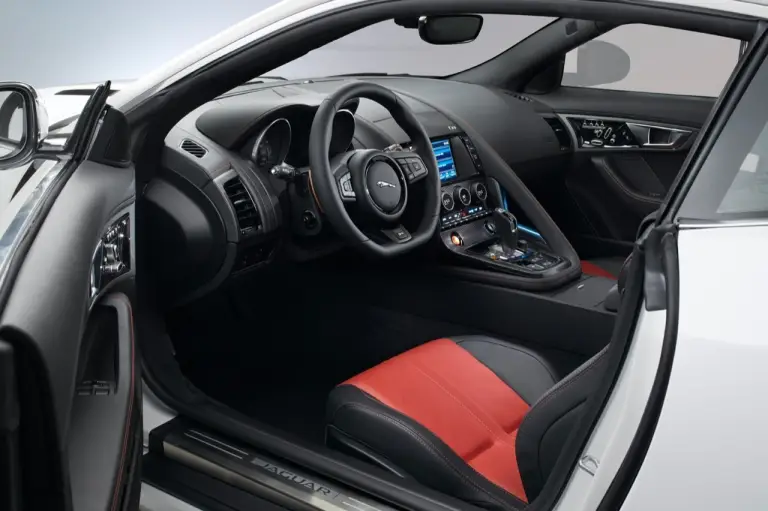 Jaguar F-Type Coupe - 99