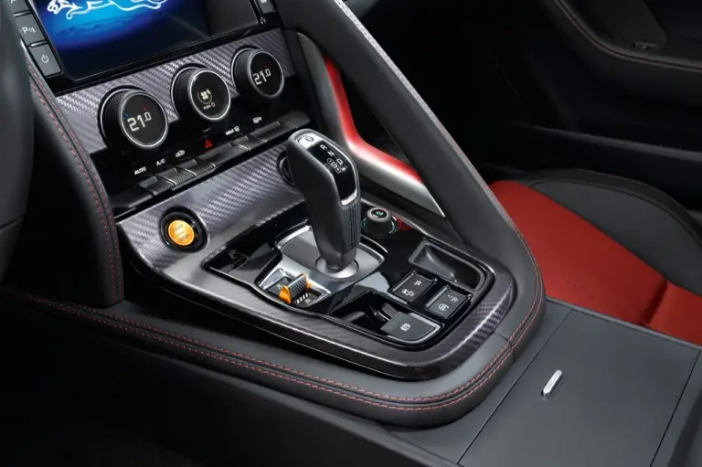 Jaguar F-Type Coupe - 104