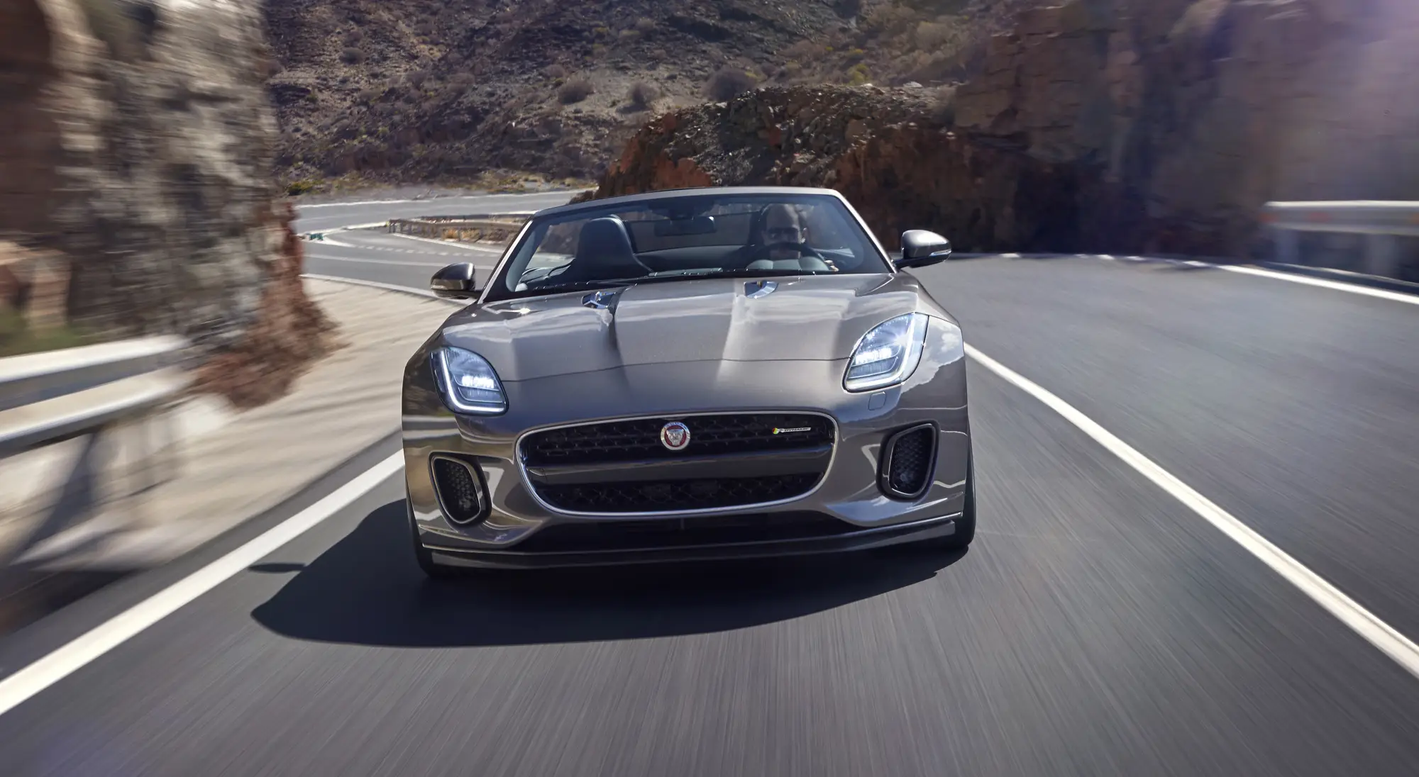 Jaguar F-TYPE MY 2018 - 23