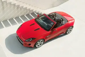 Jaguar F-Type nuove foto