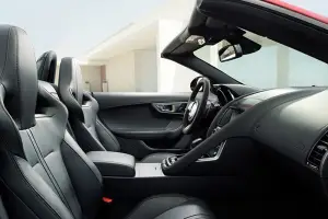 Jaguar F-Type nuove foto
