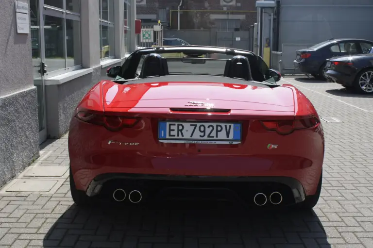 Jaguar F Type - primo contatto - 5