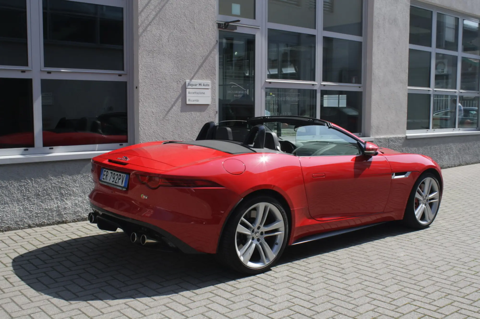 Jaguar F Type - primo contatto - 9