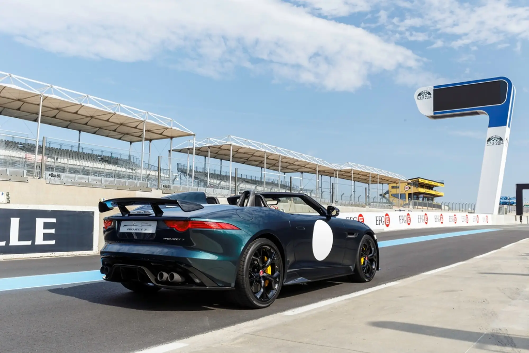 Jaguar F-Type Project 7 e D-Type - Le Mans Classic - 6