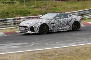 Jaguar F-Type SVR - Foto spia 07-07-2015