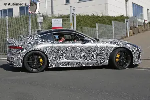 Jaguar F-Type SVR - Foto spia 07-07-2015