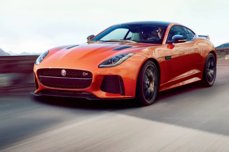 Jaguar F-Type SVR - prime foto - 5