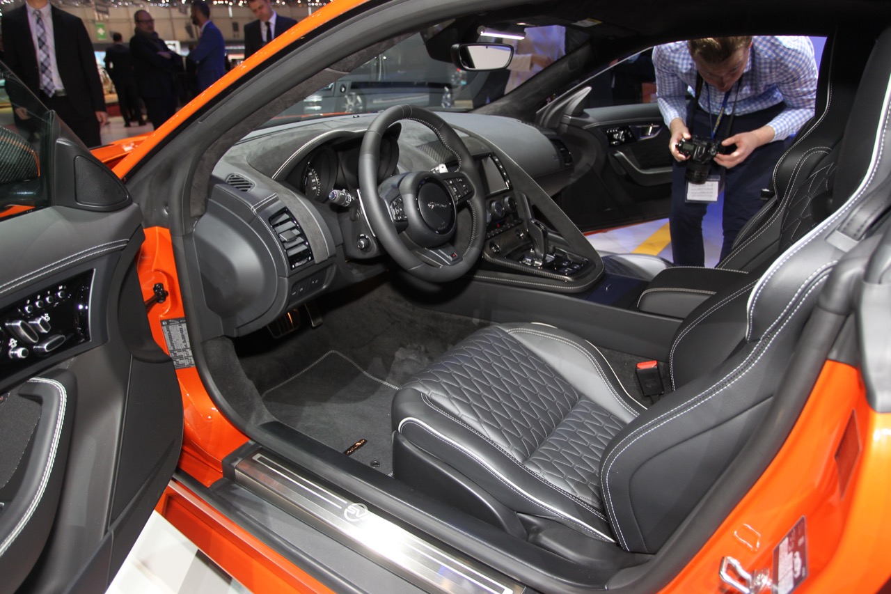 Jaguar F-Type SVR - Salone di Ginevra 2016