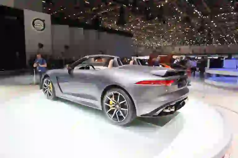 Jaguar F-Type SVR - Salone di Ginevra 2016 - 8