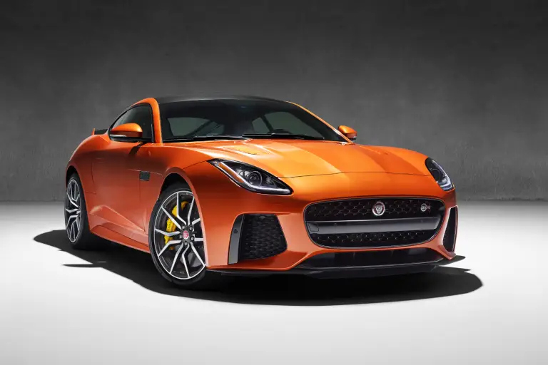 Jaguar F-Type SVR - 1