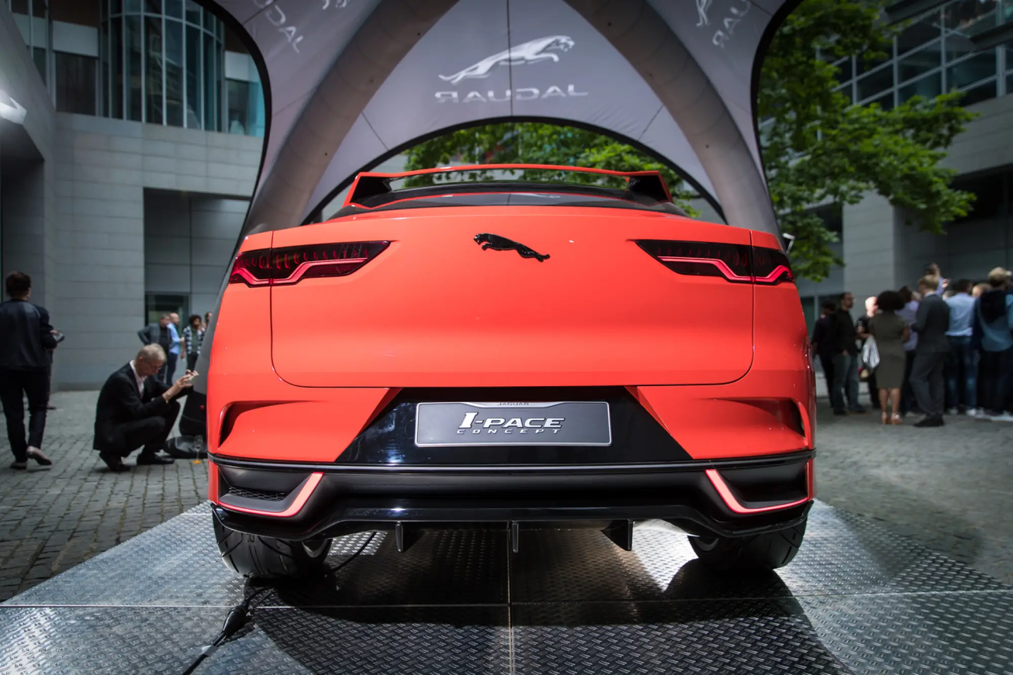 Jaguar I-Pace Concept 2017 - 82