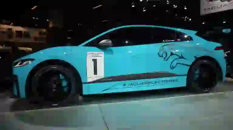Jaguar I-Pace E Trophy Foto Live - Salone di Francoforte 2017 - 4