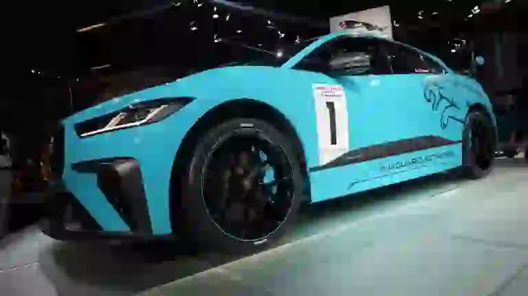 Jaguar I-Pace E Trophy Foto Live - Salone di Francoforte 2017 - 13