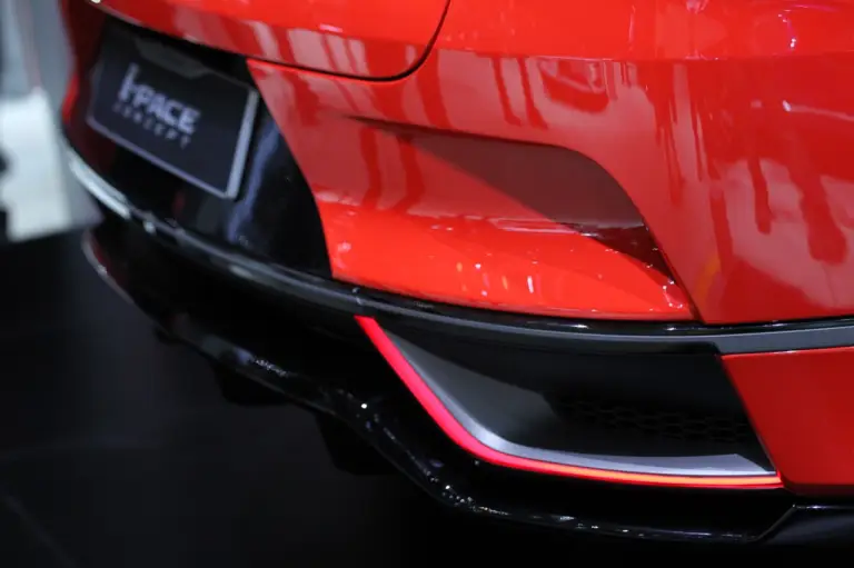 Jaguar I-Pace EV Concept - Salone di Ginevra 2017 - 6