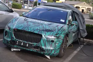 Jaguar I-PACE - Foto spia 13-08-2017