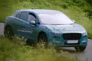 Jaguar I-Pace - Foto spia 25-08-2017 - 1