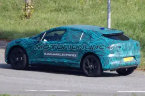 Jaguar I-Pace - Foto spia 25-08-2017 - 6