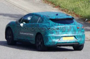 Jaguar I-Pace - Foto spia 25-08-2017 - 8