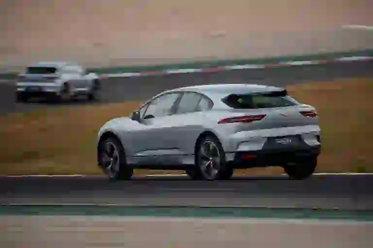 Jaguar I-Pace - test drive in anteprima - 45