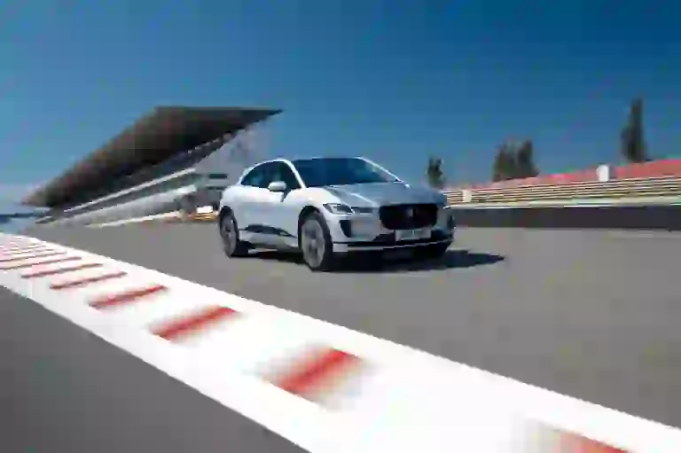 Jaguar I-Pace - test drive in anteprima - 77