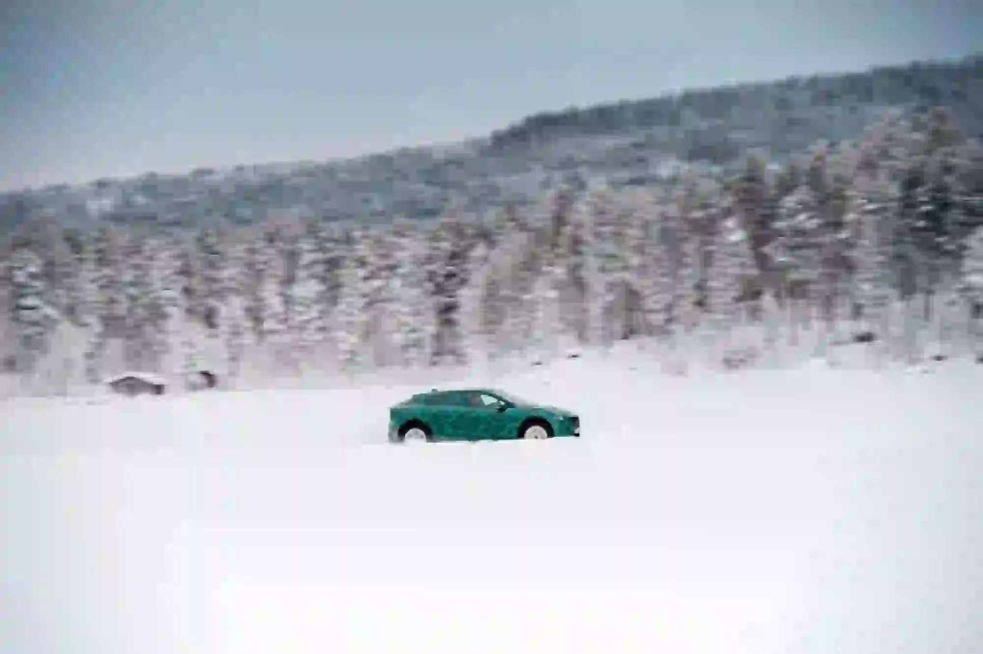 Jaguar I-Pace test invernali - 3