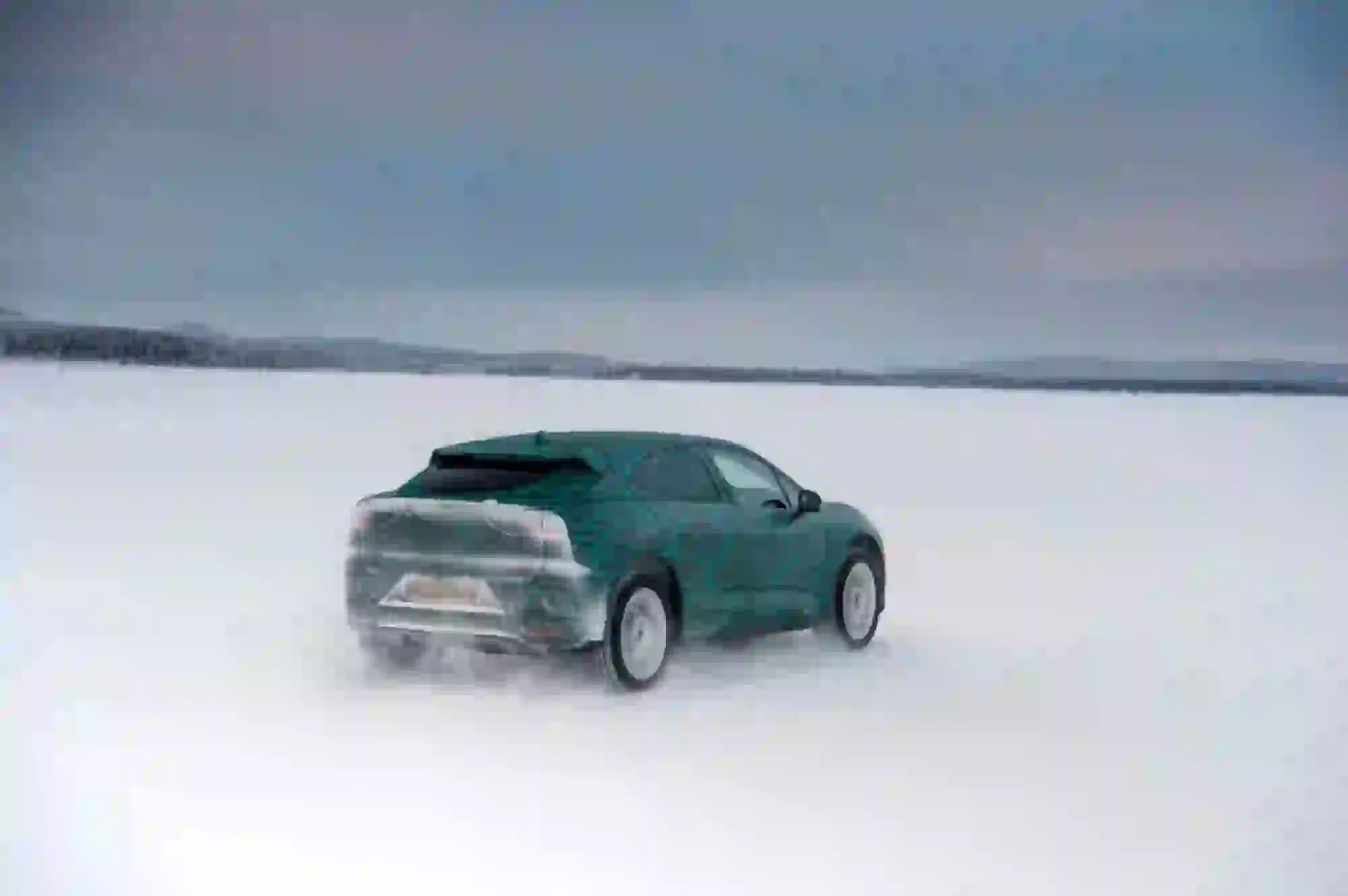 Jaguar I-Pace test invernali - 5