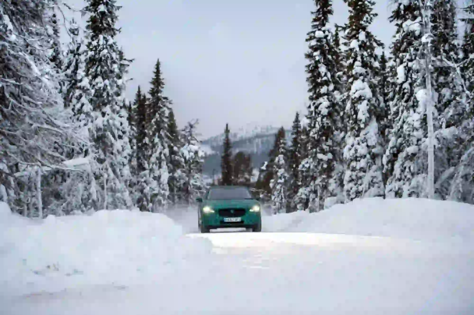 Jaguar I-Pace test invernali - 10