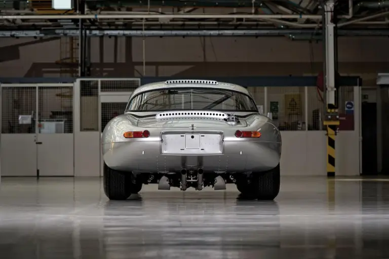 Jaguar Lightweight E-Type - 2