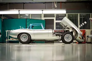 Jaguar Lightweight E-Type - 10