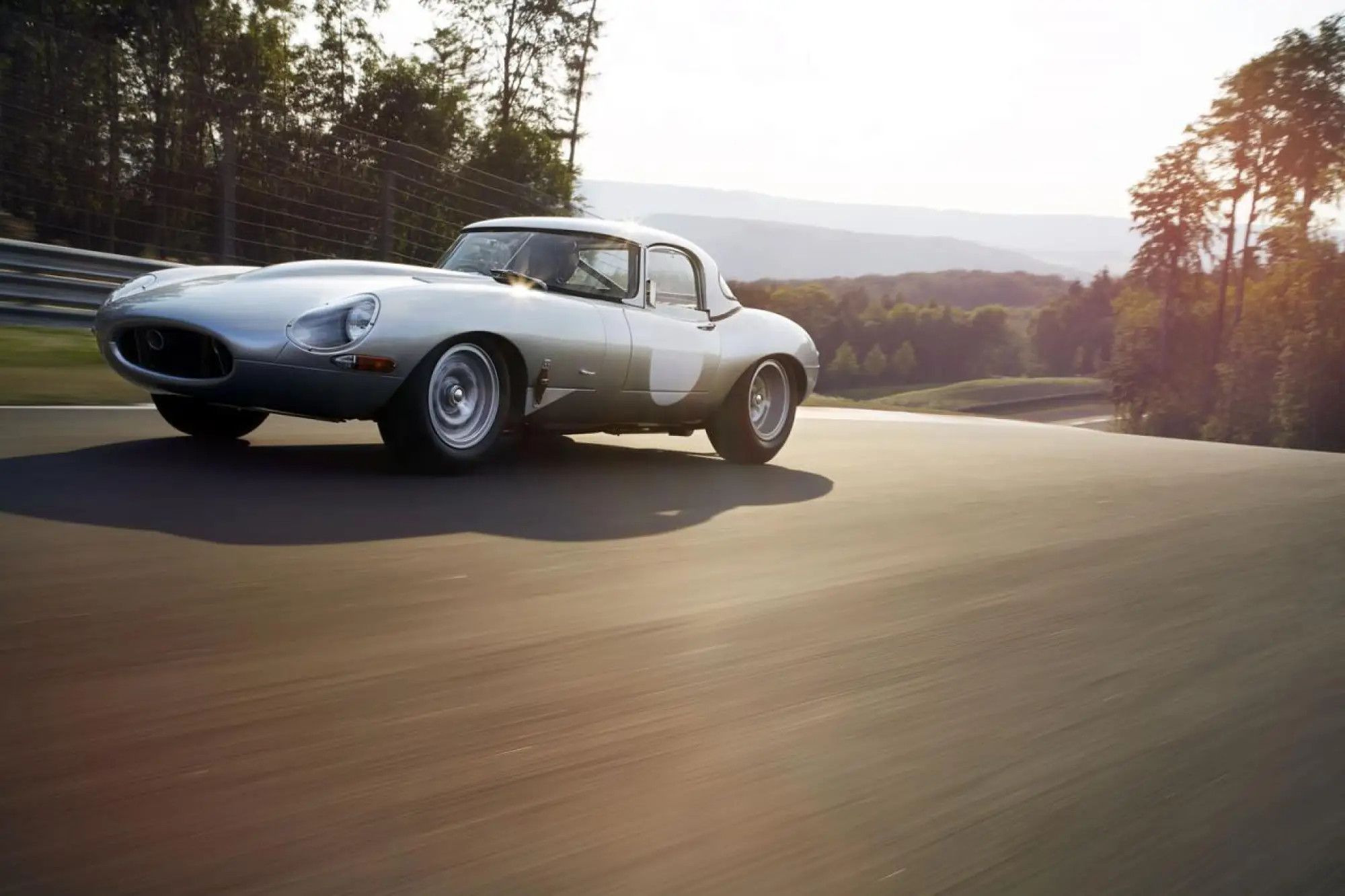 Jaguar Lightweight E-Type - 12