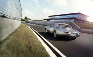 Jaguar Lightweight E-Type - 32