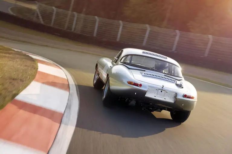 Jaguar Lightweight E-Type - 33