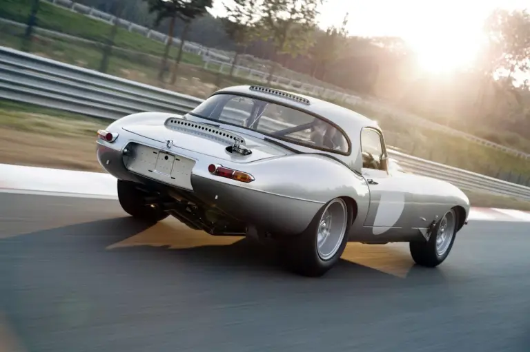 Jaguar Lightweight E-Type - 35