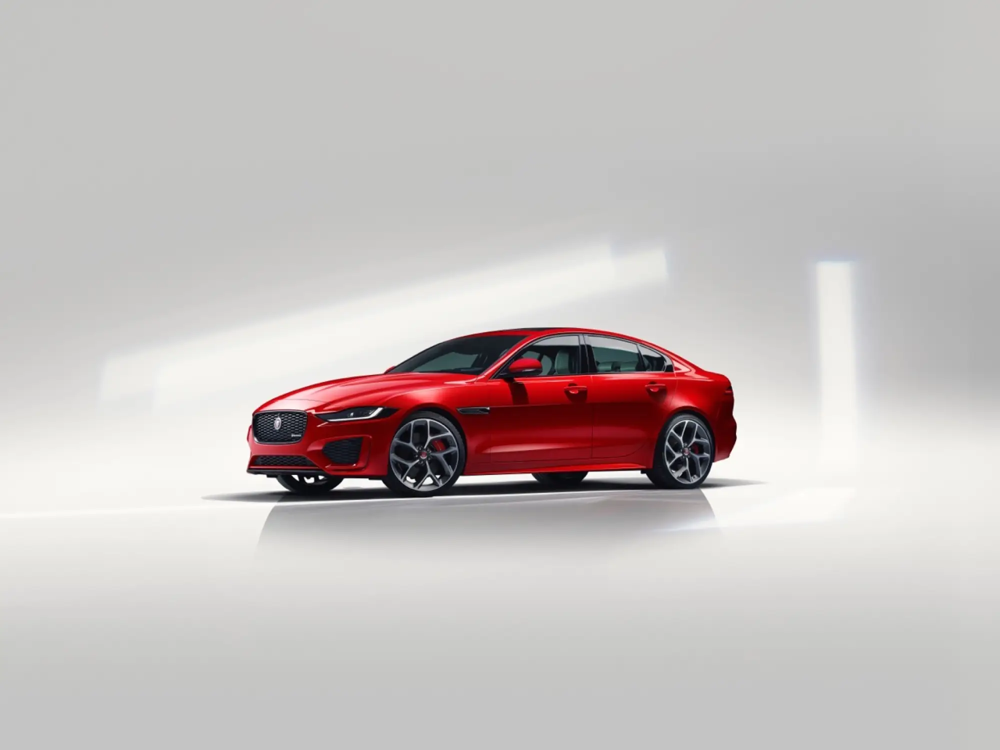 Jaguar XE 2020 - Foto ufficiali - 4