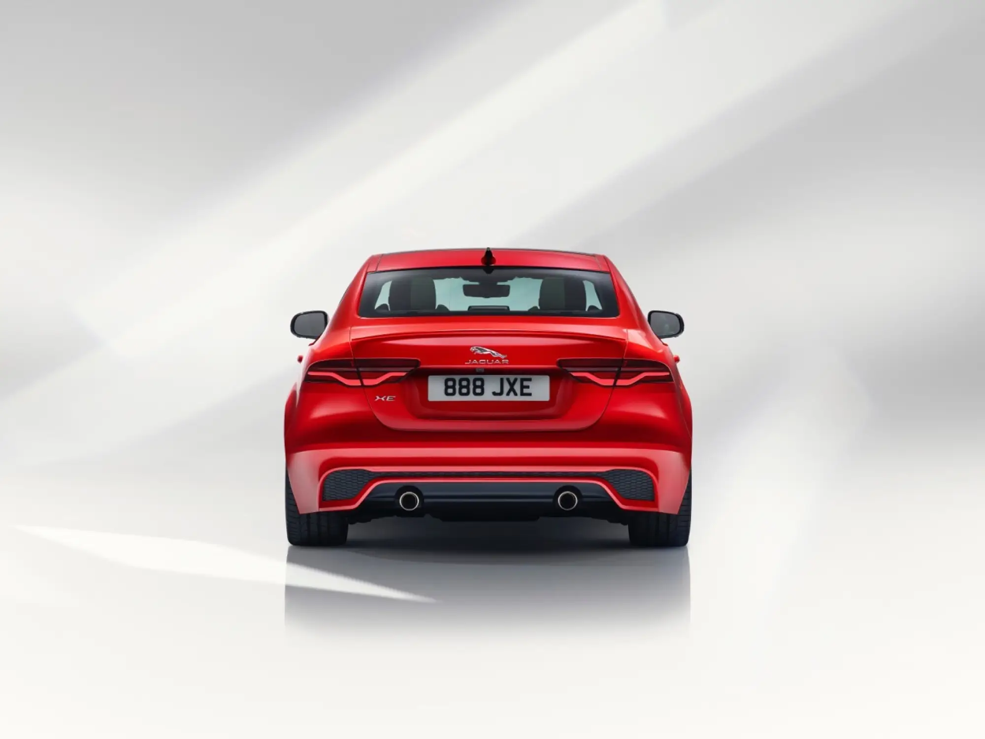 Jaguar XE 2020 - Foto ufficiali - 9