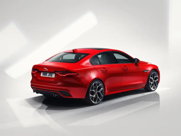 Jaguar XE 2020 - Foto ufficiali - 10