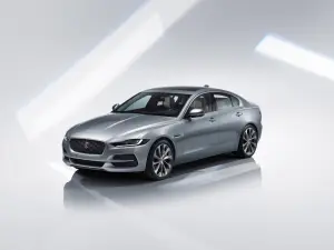 Jaguar XE 2020 - Foto ufficiali - 12