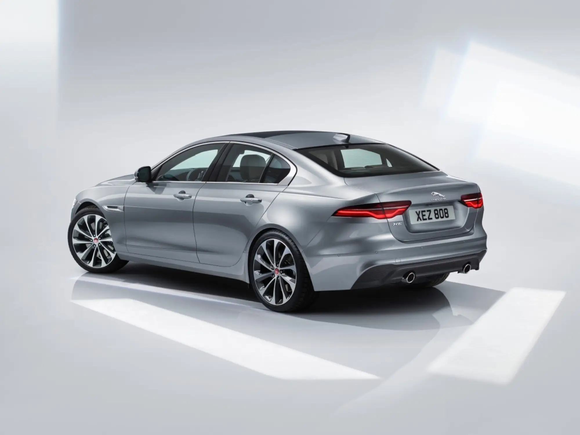 Jaguar XE 2020 - Foto ufficiali - 14