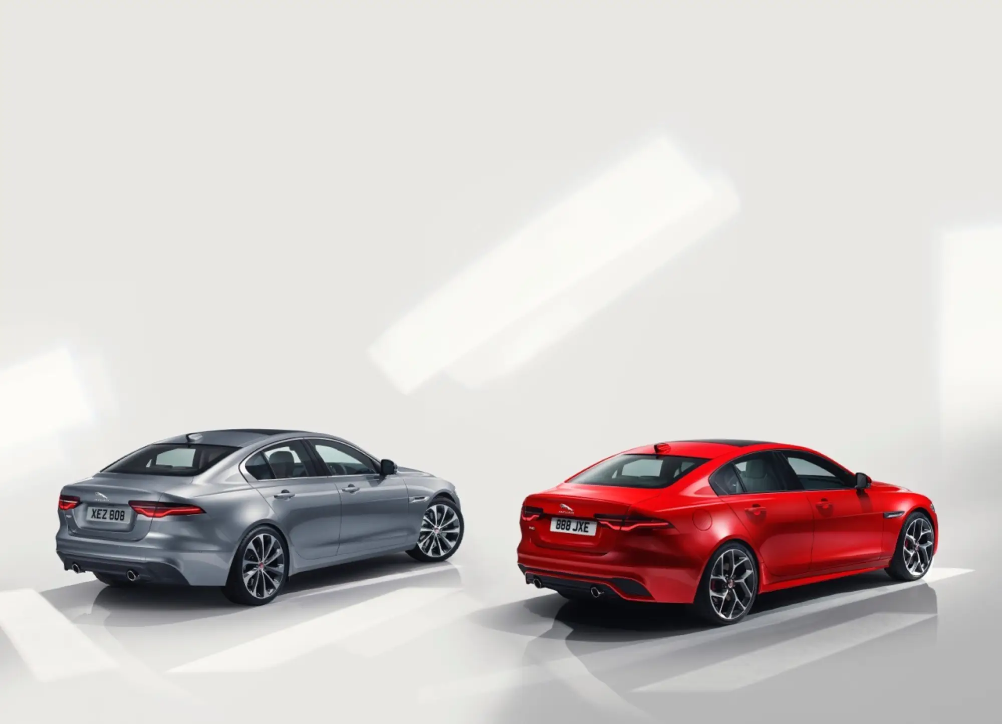 Jaguar XE 2020 - Foto ufficiali - 18