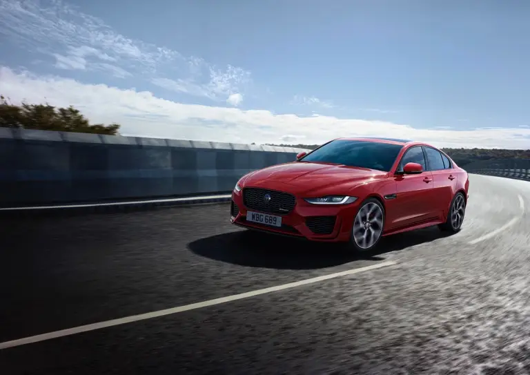 Jaguar XE 2020 - Foto ufficiali - 21