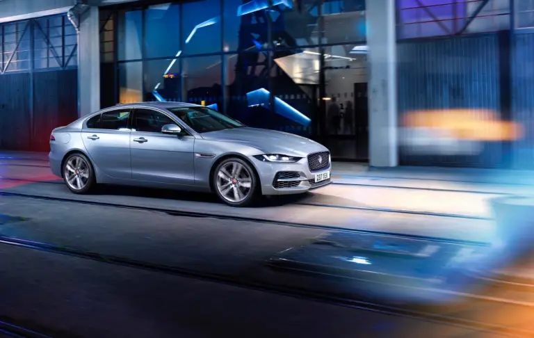 Jaguar XE 2020 - Foto ufficiali - 25