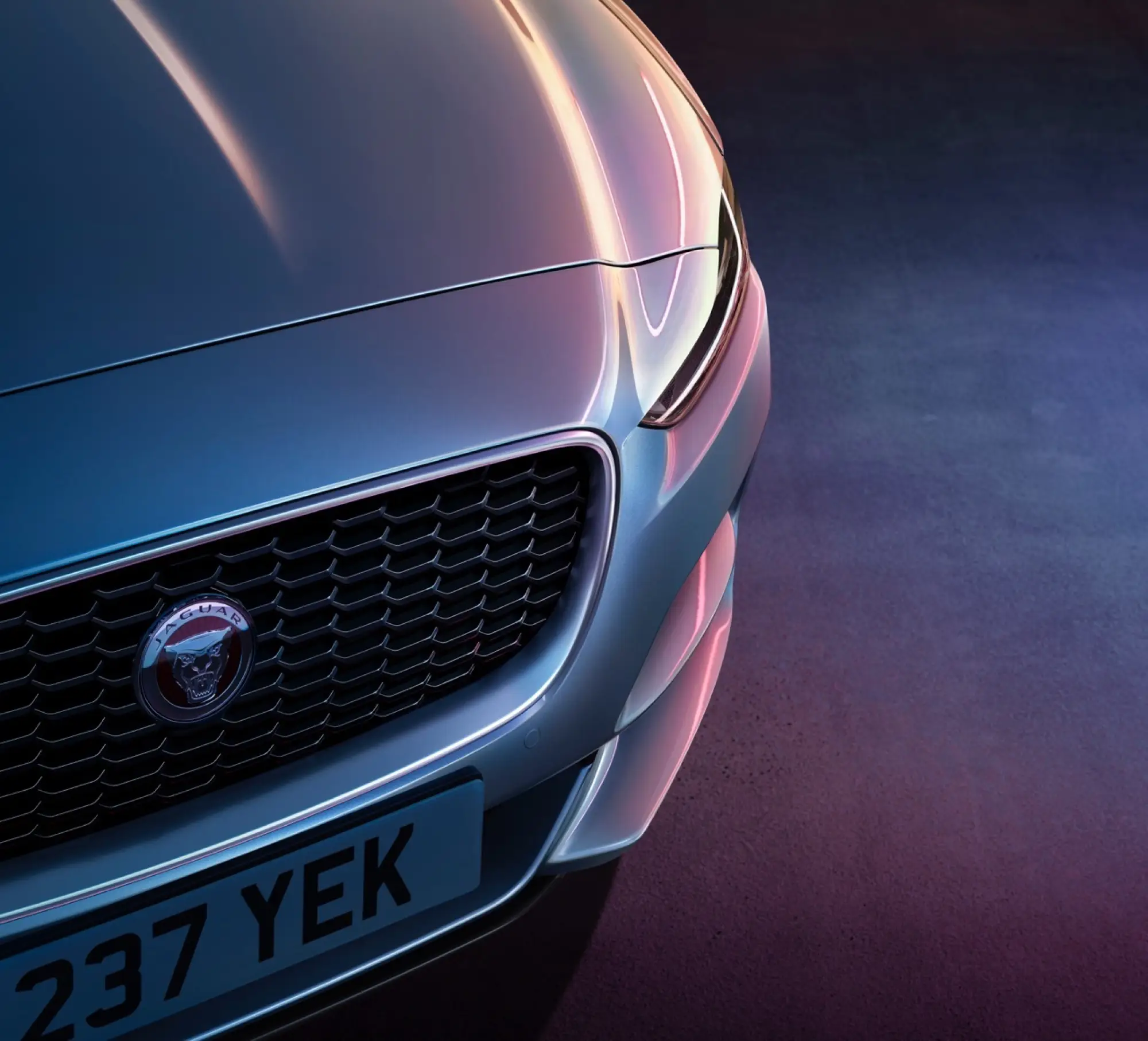 Jaguar XE 2020 - Foto ufficiali - 37