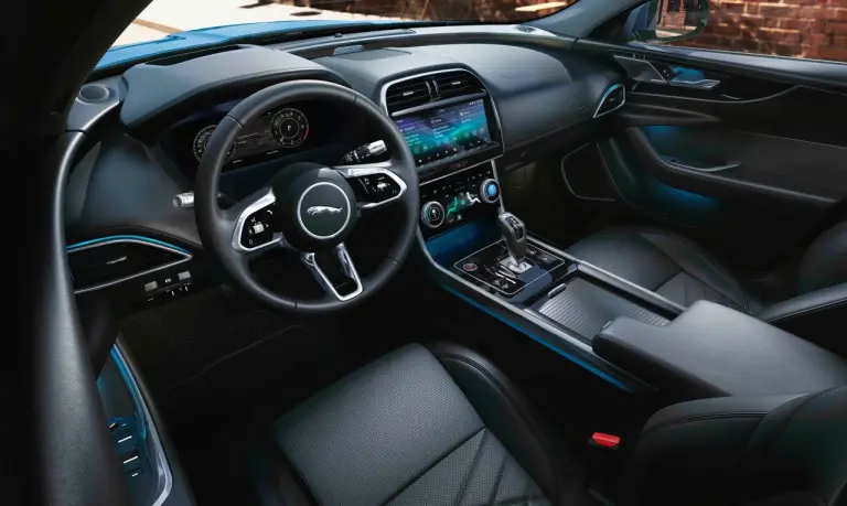 Jaguar XE 2020 - Foto ufficiali - 39