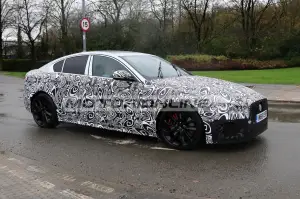 Jaguar XE facelift - Foto spia 21-12-2018 - 4