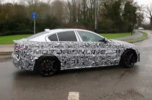 Jaguar XE facelift - Foto spia 21-12-2018 - 6