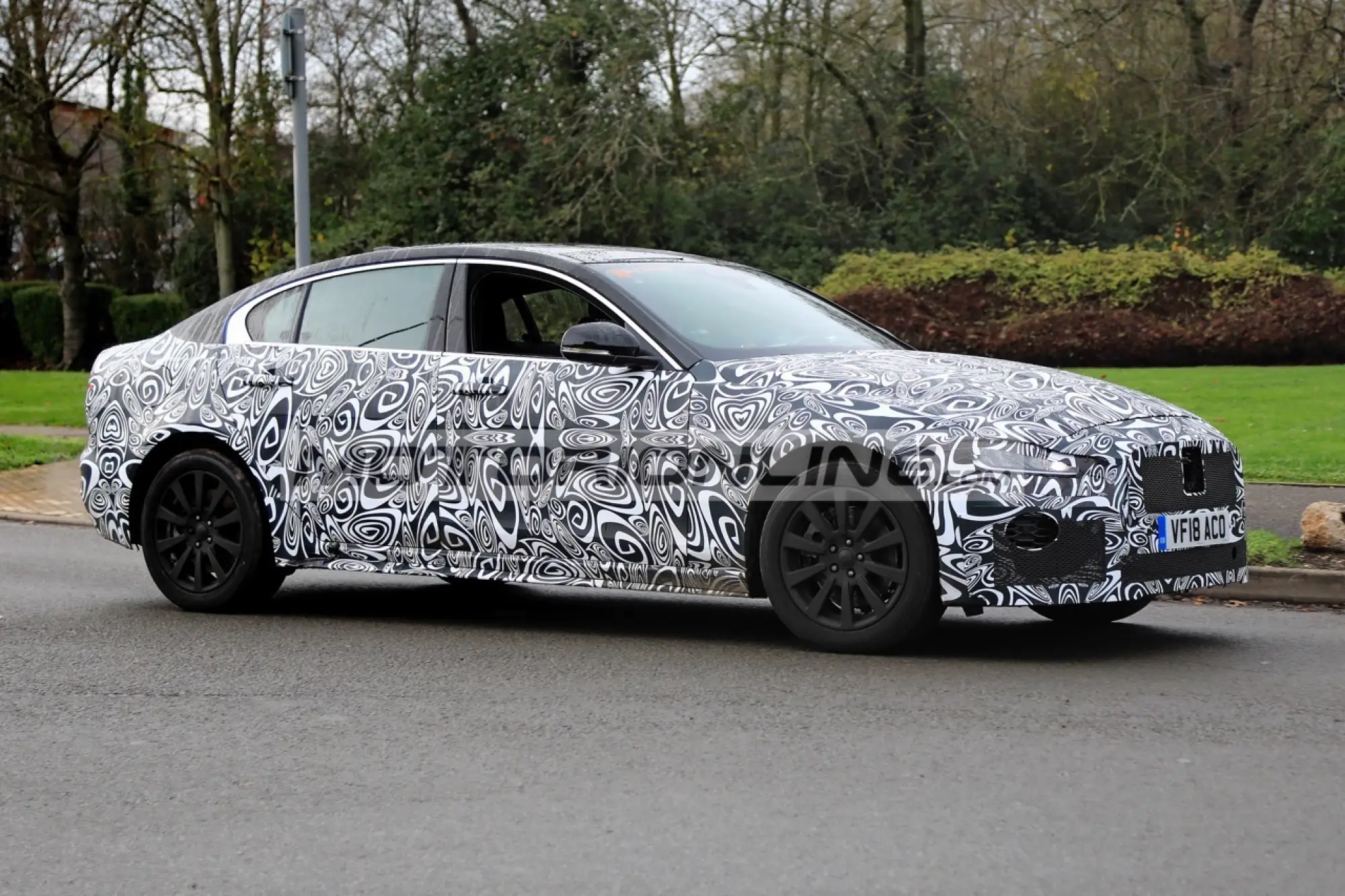 Jaguar XE facelift - Foto spia 21-12-2018 - 13