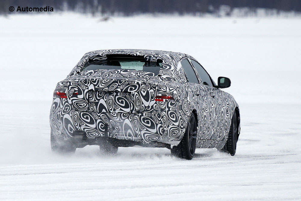 Jaguar XE - Foto spia 25-03-2014