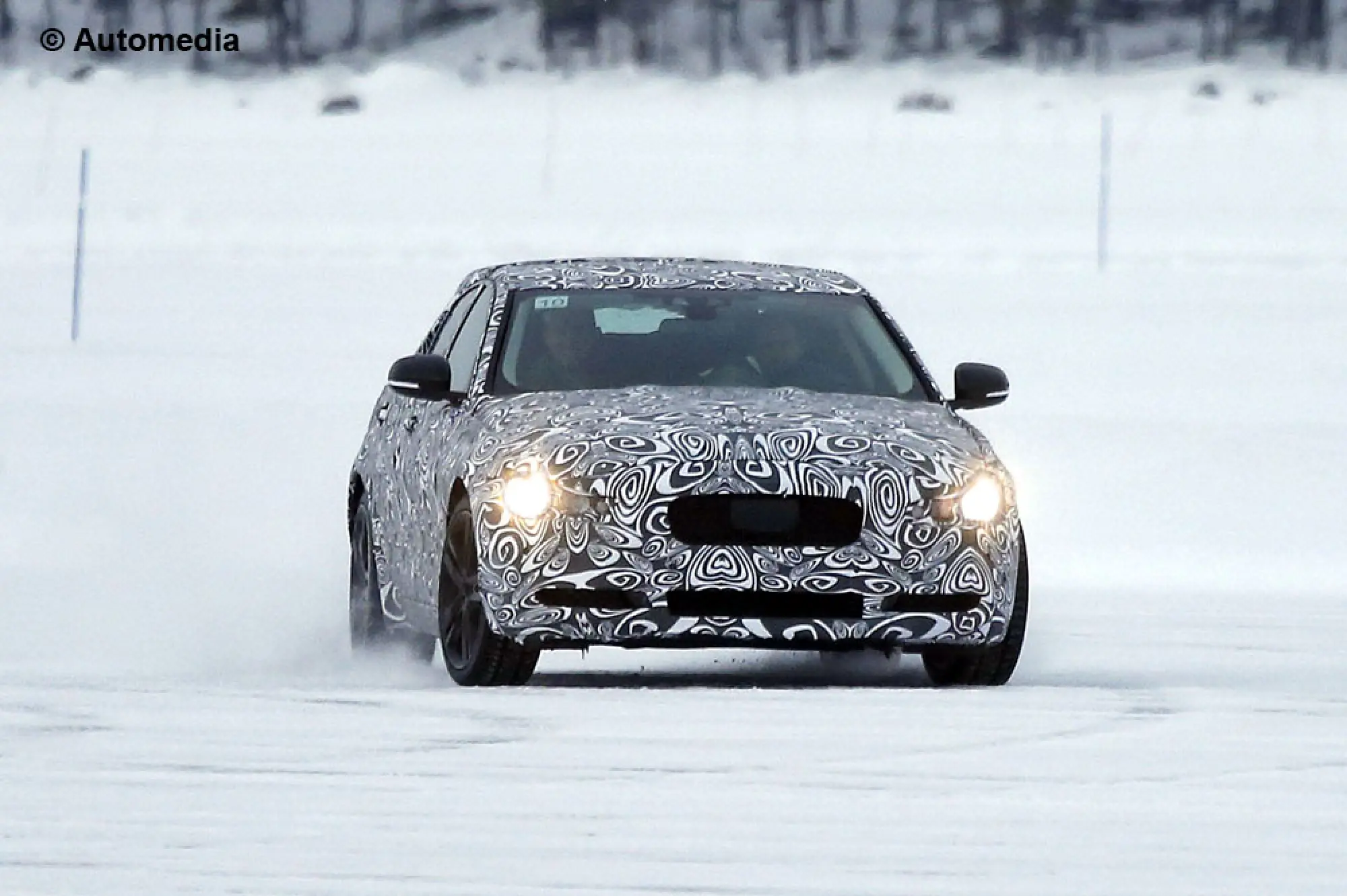 Jaguar XE - Foto spia 25-03-2014 - 1