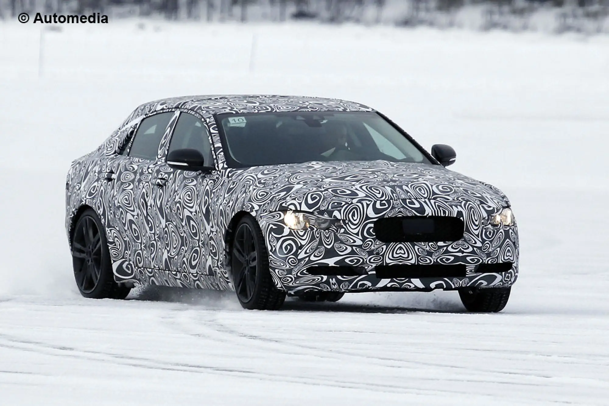 Jaguar XE - Foto spia 25-03-2014 - 2